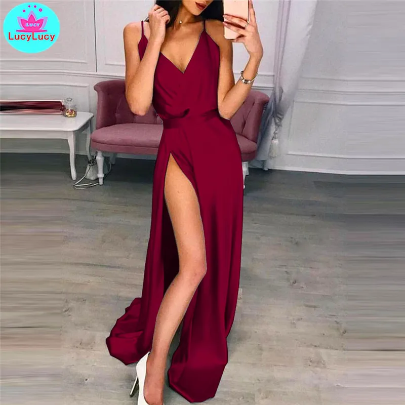 

Summer 2019 Amazon V-neck with open fork and medium-length suspender dress