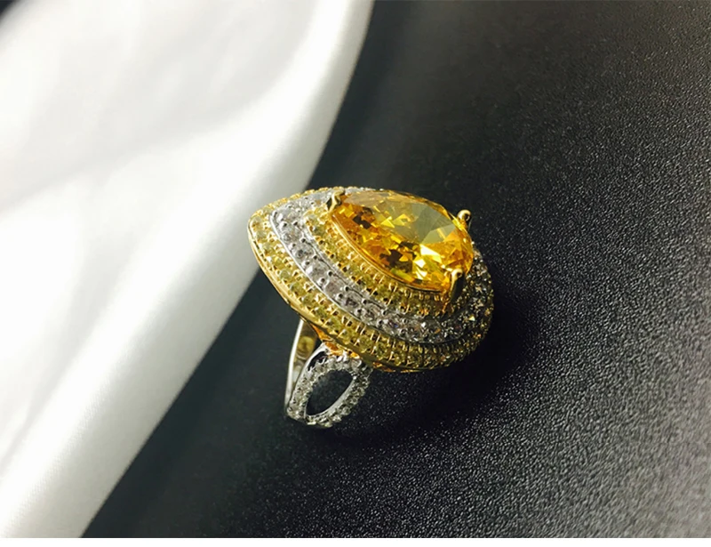 Austria-Swarovski-crystal-engagement-wedding-rings_09