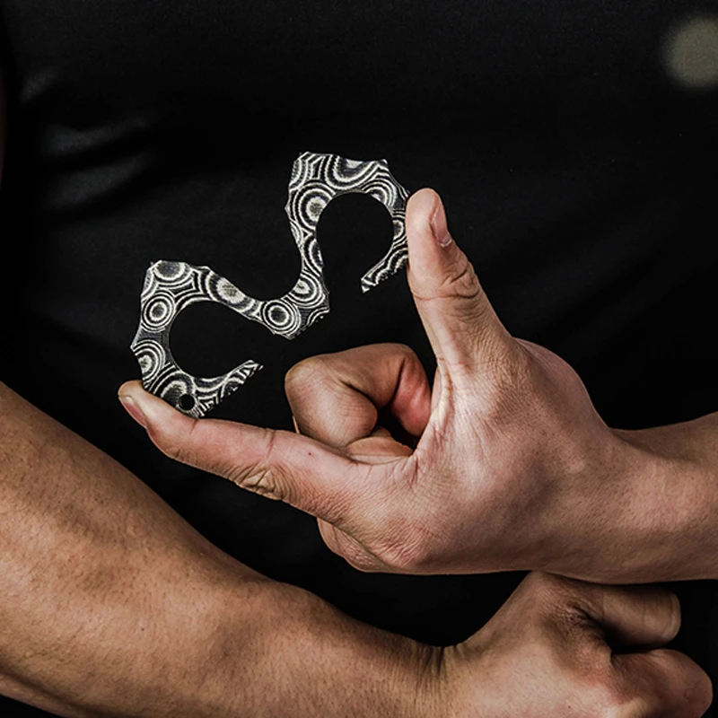 H1094 Hippocampal defense means tiger ring finger ring thorn ring self-defense self-defense weapons EDC gadgets H1094 Hippocampal defense means tiger ring finger ring thorn ring self-defense self-defense weapons EDC gadgets