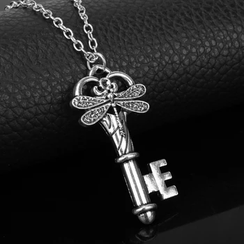 

TV Series Outlanders Dragonfly Symbols Key Pendant Necklaces Link Chain Necklace for Men Women Vintage Accessories Colar