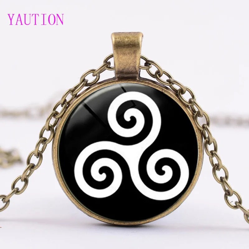 3/Color Teen Wolf Triskele Necklace Triskelion Allison Argent Necklace Glass Cabochon Necklace Statement Choker Necklace 3/Color Teen Wolf Triskele Necklace Triskelion Allison Argent Necklace Glass Cabochon Necklace Statement Choker Necklace