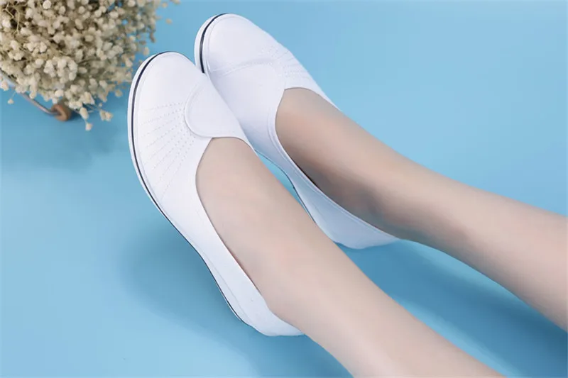 Для женщин удобные дышащие Белые парусиновые туфли мягкая подошва; туфли на платформе; Каблук; обувь для медсестры; вечерние кеды, кроссовки zapatos mujer