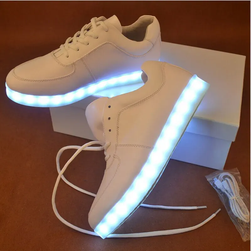 tenis com luz adulto