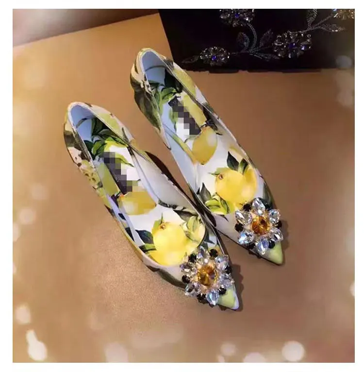 Кожаные туфли на высоком каблуке с блестящими бриллиантами и цветочным принтом; женские свадебные туфли с острым носком, украшенные цветком и разноцветными стразами; женские туфли со стразами - Цвет: as photo