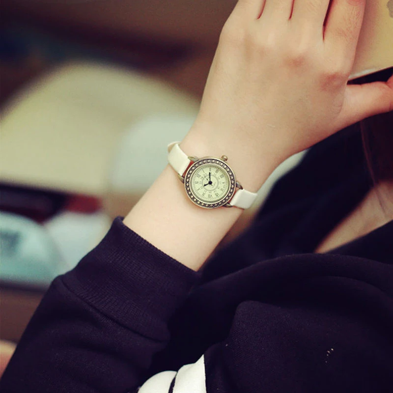 Shellhard 1pc Retro Elegant Ladies Tiny Watch Roman Numerals Small Face Women Thin Leather Quartz Casual Wrist Watch