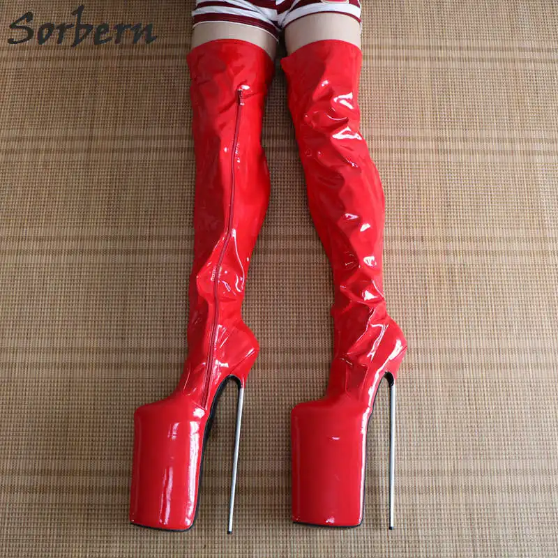 stivali altissimi con tacco