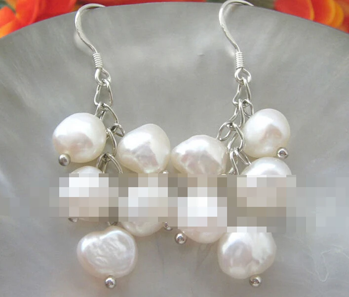 

1561 white baroque freshwater pearl earring