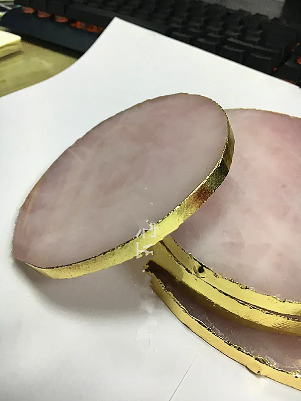 

Direct sales of Nordic creative ins glass mat natural powder crystal cup cushion hibiscus plating gold and silver edge