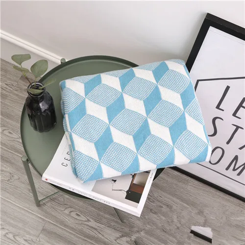 Red geometric knitted blanket rhombus cube pattern blankets 100Cotton