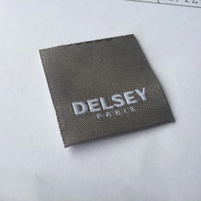 

Custom High Density Center Fold Woven Name Label