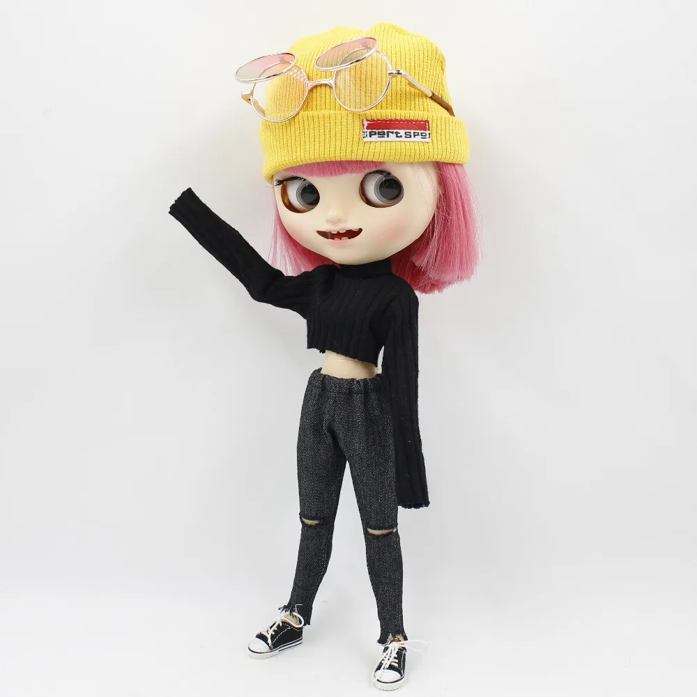 Neo Blythe Doll Black Urban Casual Outfit With Cap 1