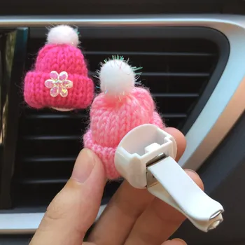 

5 Pcs Car Handmade Christmas Knitted Hat Perfume Air Freshener Auto Clip Vent Flavoring Accessories Automobile Cute Decoration