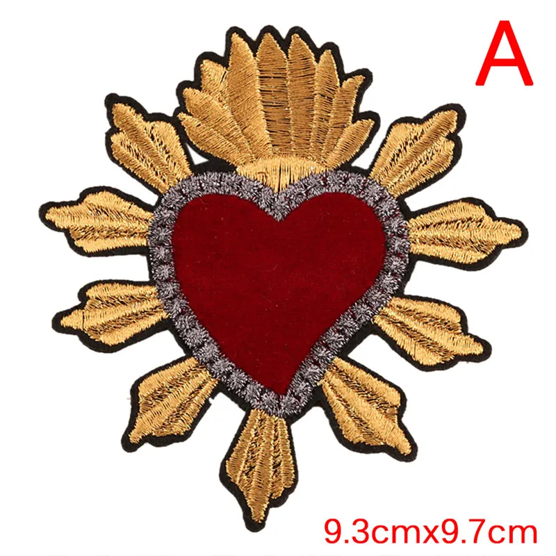 

2018 Hot 1PC Poker Heart Patch Iron On Sew On Patches Badge Heart Embroidered Bag Cartoon Fabric Applique DIY Craft Gift