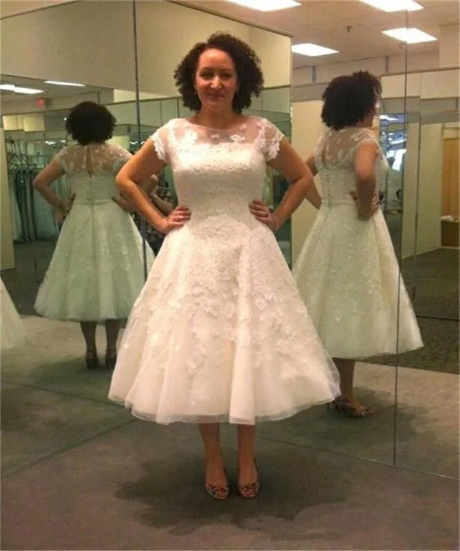 

Bride Dresses Vestidos De Casamento 2019 Plus Size Wedding Dress Cheap Tea Length short Wedding Dresses with Lace Appliques