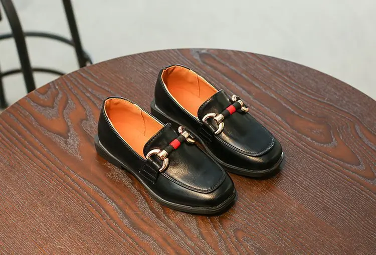 Детская обувь; Новинка года; модные туфли для девочек на низком квадратном каблуке