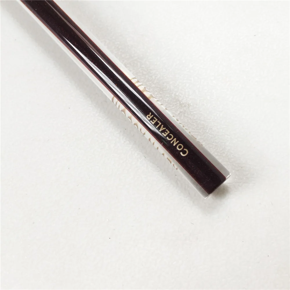 Kevyn Aucoin The Concealer Brush _ 5