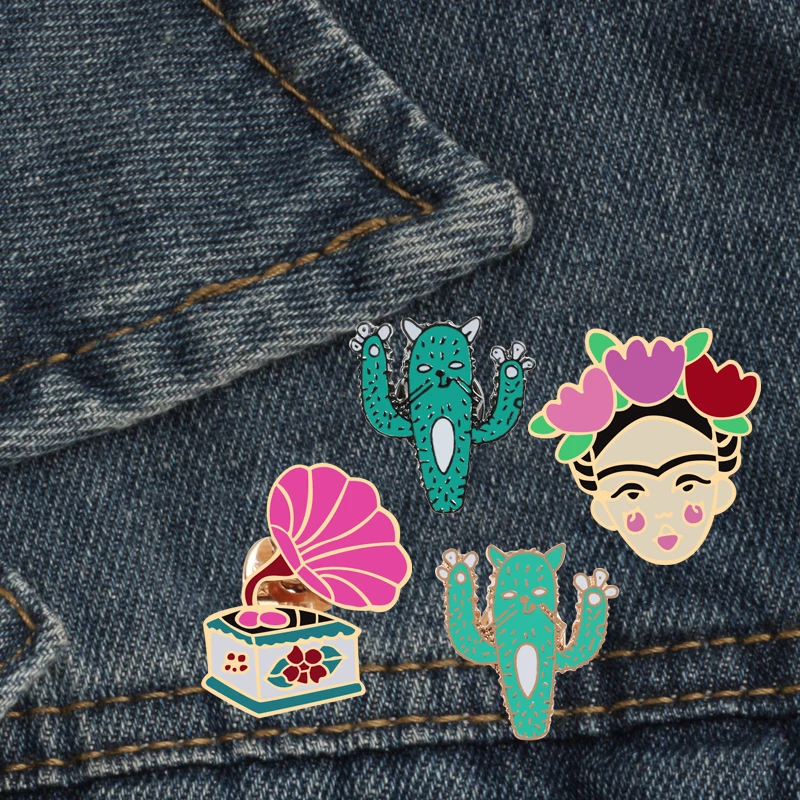 

Funny Green Gray Cactus Broochs Retro Men's Record Player Coat Badge Pin Brooch Women Fashion Enamel Pins Button Men Jewelry Hot