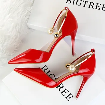 

Pointed stiletto heels 2019 summer new wild word buckle sandals women