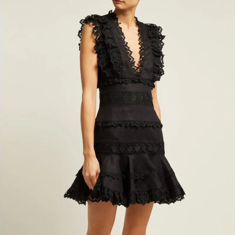 

2019 Runway Designer Dress Women Summer Vintage V-neck Sleevelss White/Black Hollow Out Lace Ruffles Party Dress Vestido