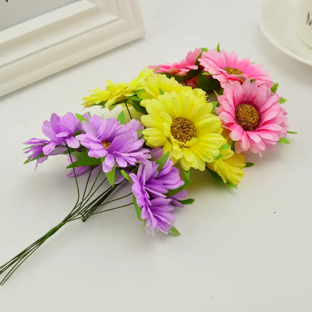 ZoZoMaiy 100pcs Artificial Gerbera Daisy Silk Flowers Heads 4cm White Fake Gerbera Petals For Party Wedding Table Spread Confetti Scrapbooking Accessories Invitation Cards Decoration