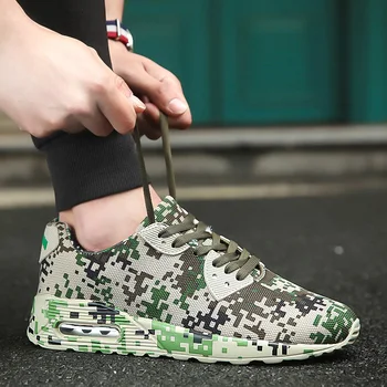 

2018 New Arrival Men Running Shoes for Adult Jogging Zapatos Outdoor shoes Breathable Male Sneakers Superlight Sports shoes