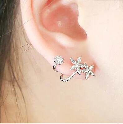 

2017 New arrival high quality fashion shiny crystal star 925 sterling silver ladies`stud earrings wholesale Christmas gift