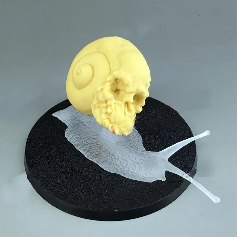 

Creative 10 CM Skull Snail Animal Miniatures Fantasy Unpainted DIY Static Assembling Resin Model Kits Dioramas