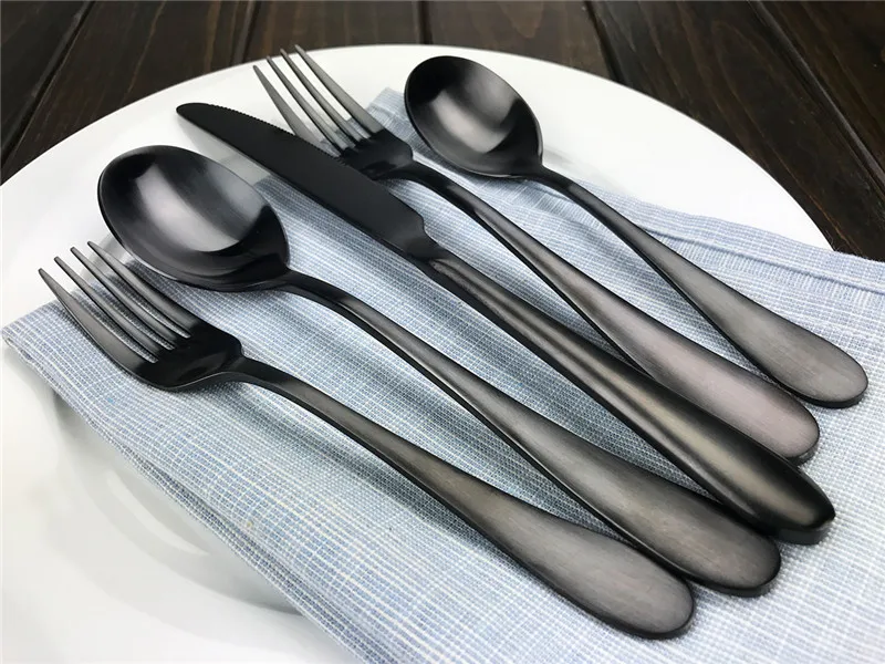Black dinnerware (16)