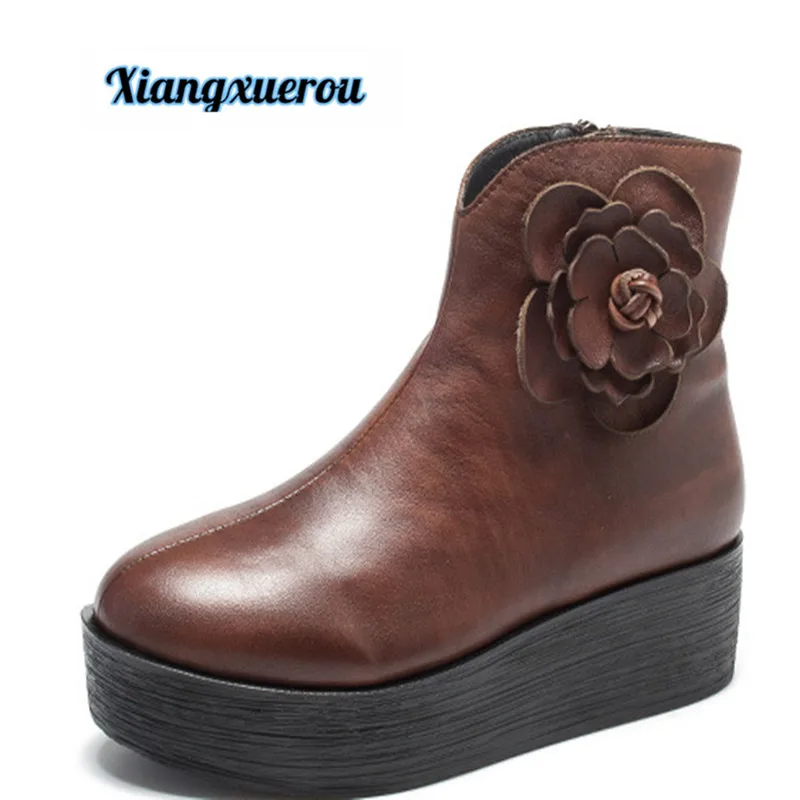 

Xiangxuerou 2018 autumn and winter new flower round head muffin shoes top layer of cowhide ethnic style leather women short