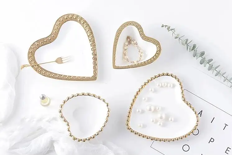 Скандинавские Позолоченные love керамические чаши креативные бисерные тиснением в форме сердца маленькое блюдо для хранения ювелирных изделий N334