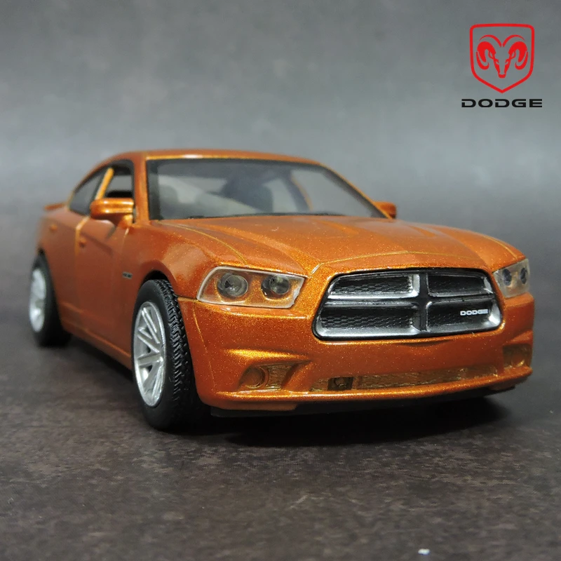 Новая специальная металлическая модель эвакуатора 1/32 Dodge Зарядное устройство Автомобильный Настольный дисплей Коллекция Модель игрушки для детей