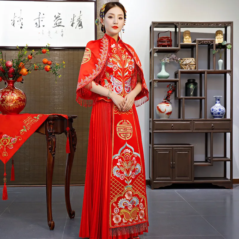 

Chinese Traditional Dress Red Long Sleeve Cheongsam Embroidery Qipao Oriental Dresses Wedding Invitations Robe Peony Costume