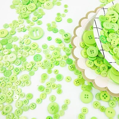 Около 600 шт разных размеров много цветов DIY Скрапбукинг Мультяшные кнопки пластиковые кнопки детская одежда швейные принадлежности