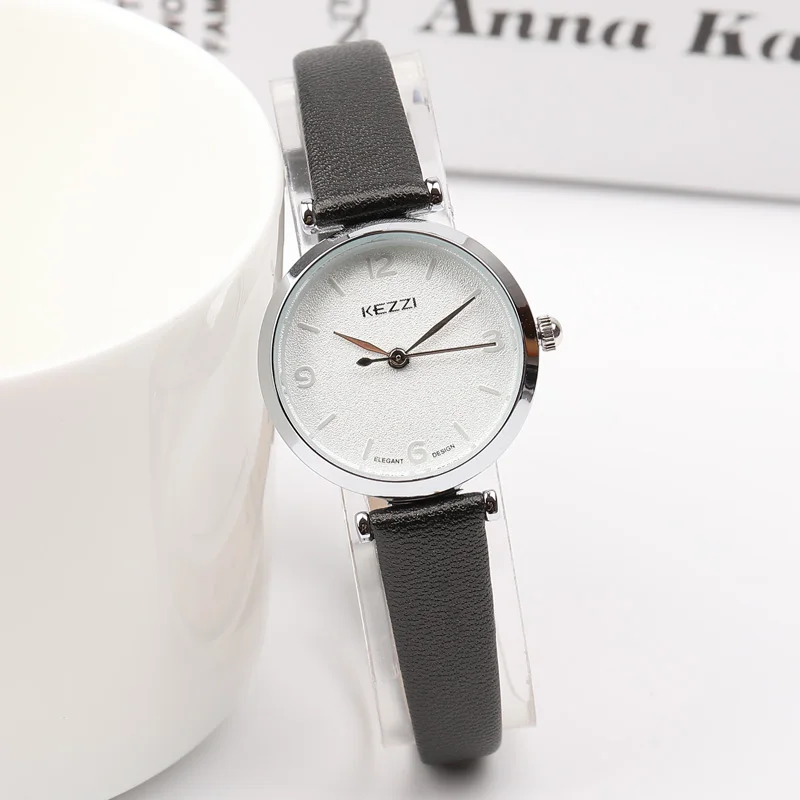 Изысканные маленькие простые ЖЕНСКИЕ НАРЯДНЫЕ часы в стиле ретро, кожаные женские часы, Брендовые женские модные наручные часы мини-дизайна