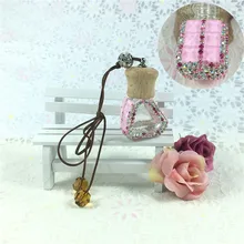 Женская Автомобильная зеркало заднего вида декоративная бутылочка для духов прелестный стеклянный алмаз любовь автомобильный ароматизатор кулон цена без духов