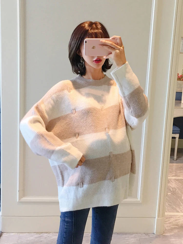 Pregnant women knit top Korean version 2018 new color striped loose large size sweater tide hot mom personality 