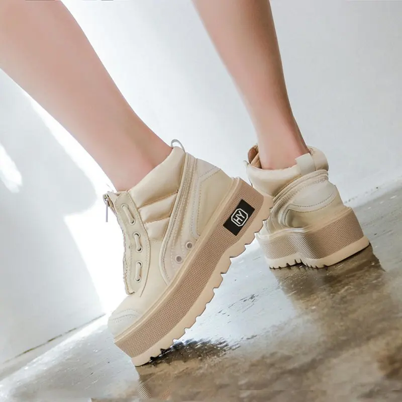 

2018 autumn and winter explosion models Europe and the United States snow boots warm Martin boots casual wild tide women's boots