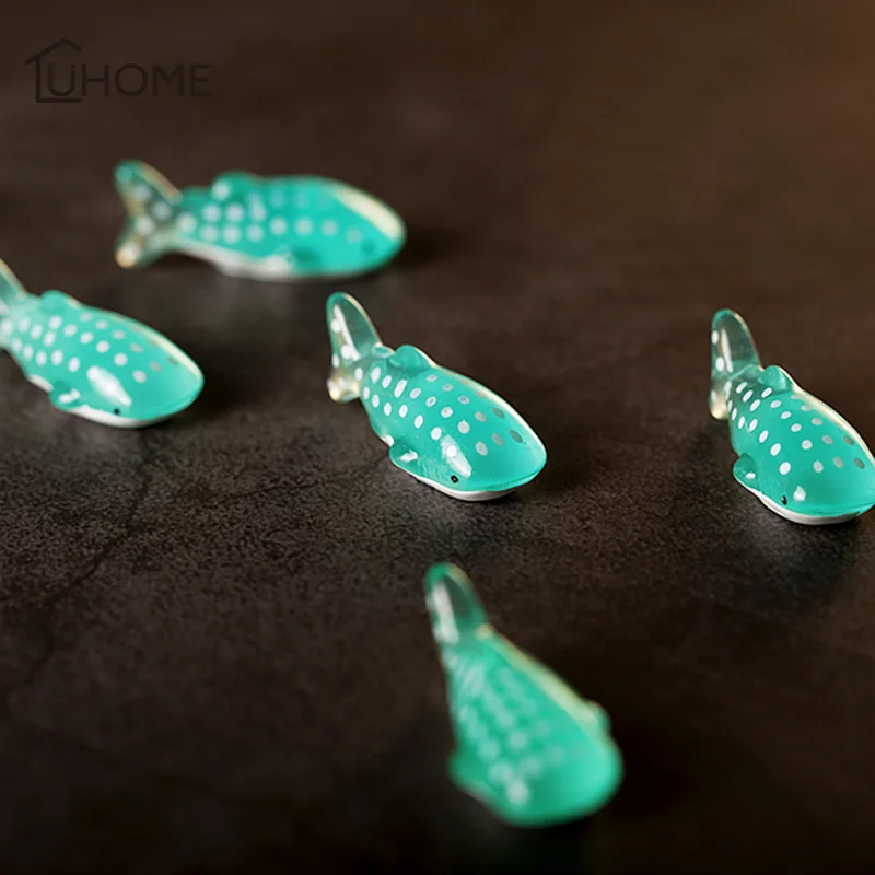 

10pcs Mini Lovely Doll Spot Shark Statue Fish Figurine Creative Mediterranean Blue Shark Micro Crafts Ornaments DIY Garden Decor