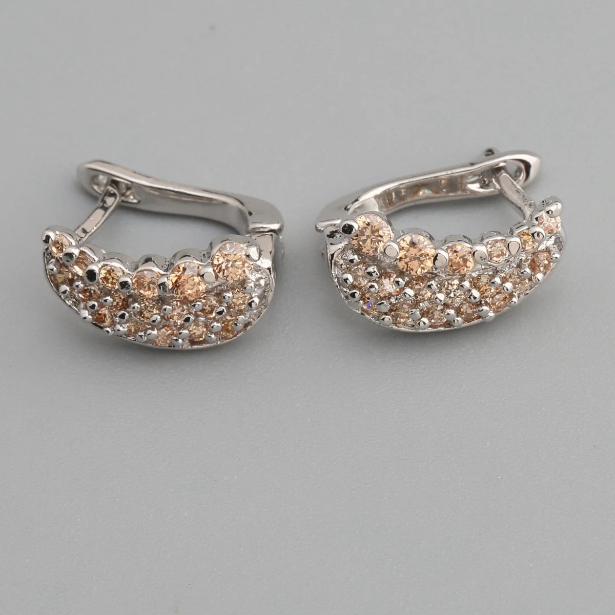 Безупречный коричневый морганит 2*2 мм полудрагоценные серебряные крутые женские серьги ED0711