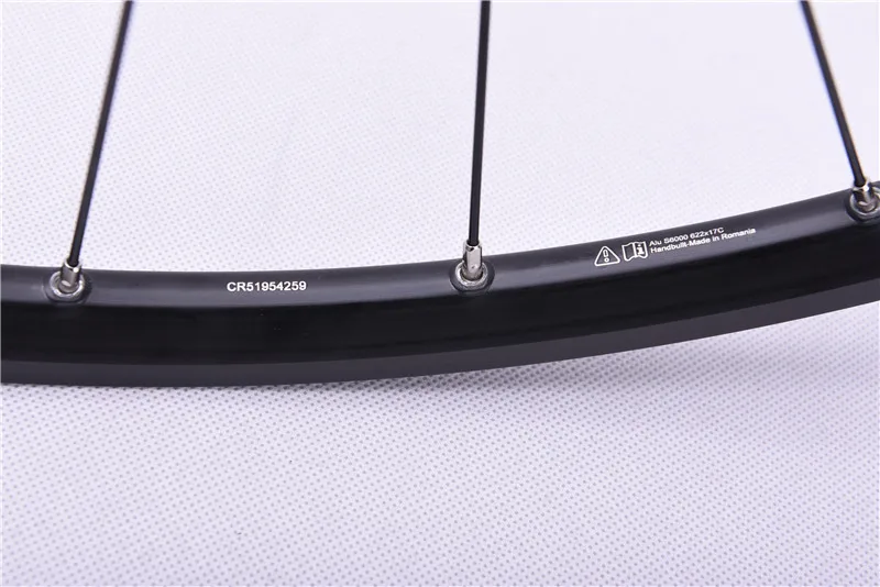 Perfect 700C2018 highway disc brake wheel Aksium one disc wheel travel 3 Perfect 700C2018 highway disc brake wheel Aksium one disc wheel travel 3