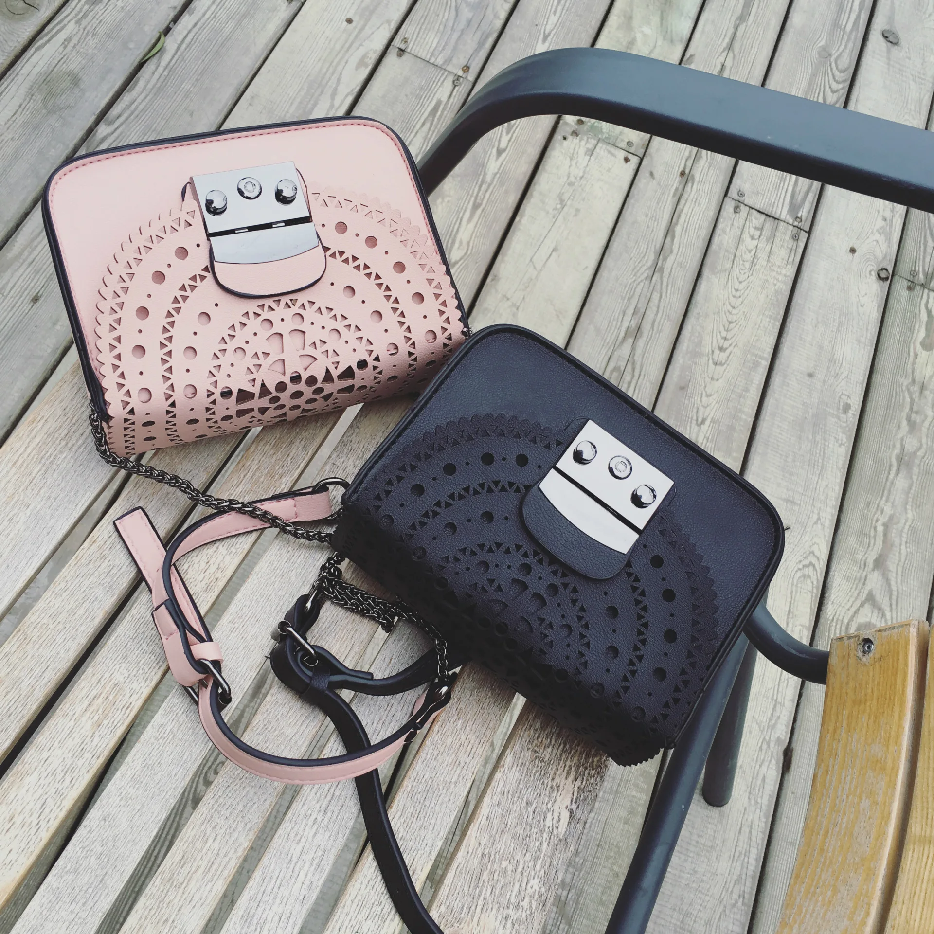 

Promotionl new women's hollowed-out lock buckle small squre Koren version fashion one shoulder cross body for women bag