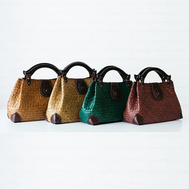 

2019 new Thai version of Europe and the United States wind rattan package wooden handle bag bag travel holiday beach package