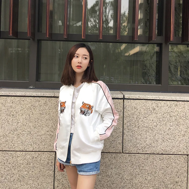 Spring New Long Sleeve Heavy Work Tiger Embroidery Short Slim Baseball Women Fashion Women Jackets and Coats 2019