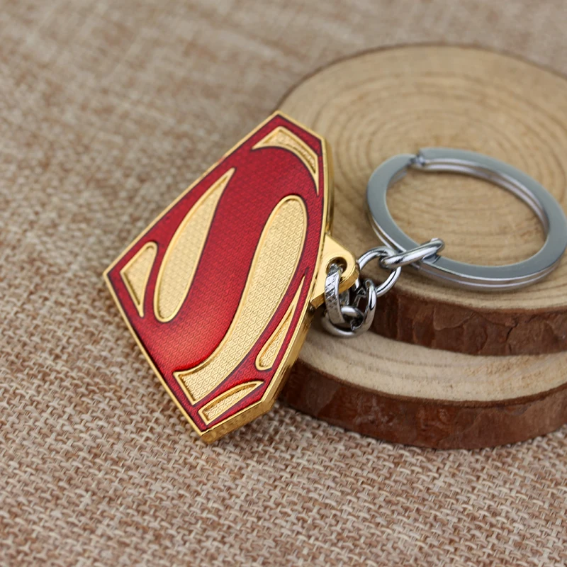 Llaveros de superhéroe de Color rojo de colores oro Vintage de superhéroe joyería de película de alta calidad Llaveros