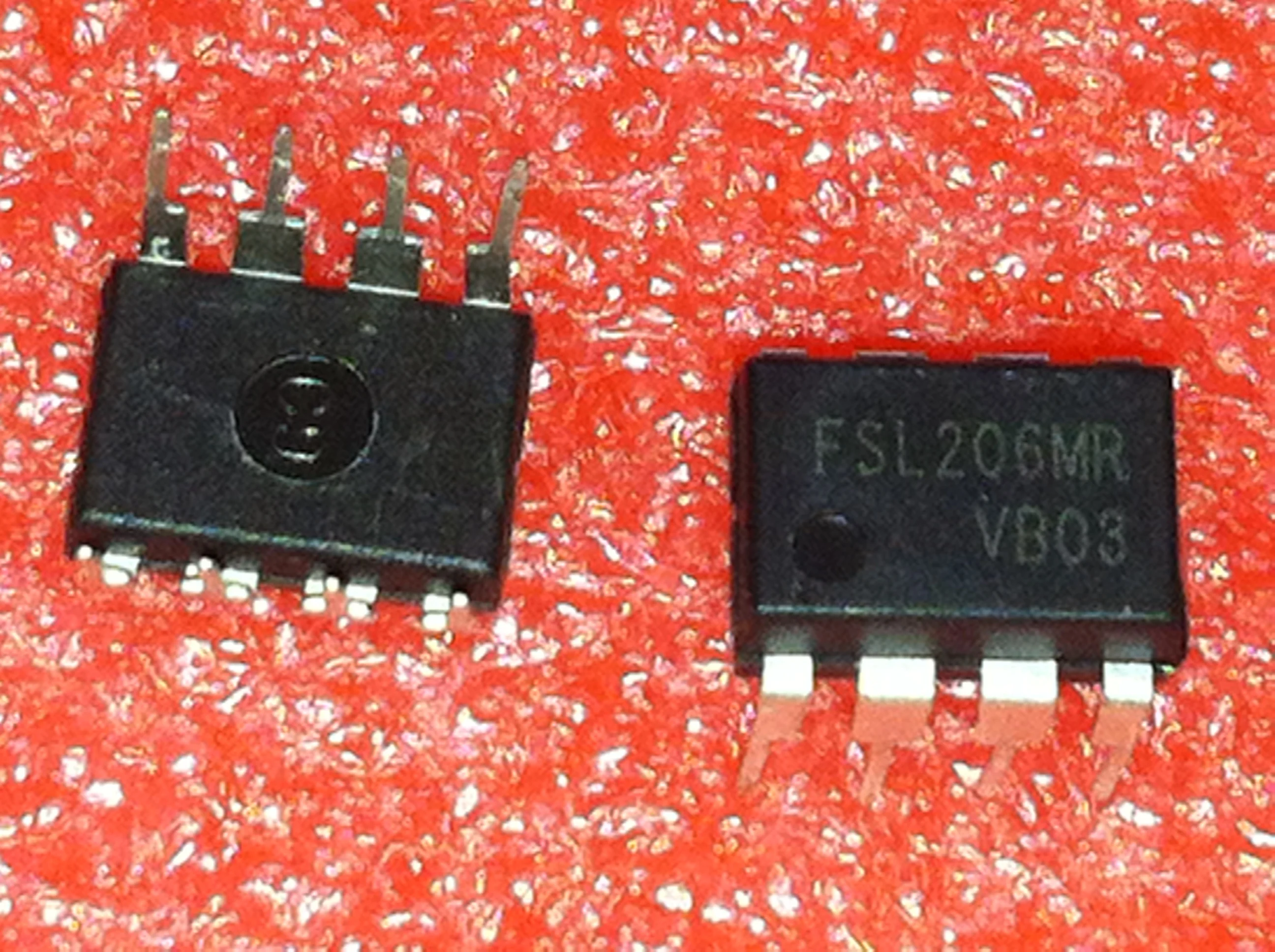 1pcs/lot FSL206MR FSL206 DIP 8 IC Chip New Original Wholesale