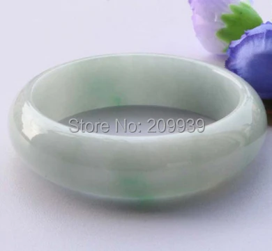 

huij 001042 Icy Emerald Apple Green Jadeite Bracelet