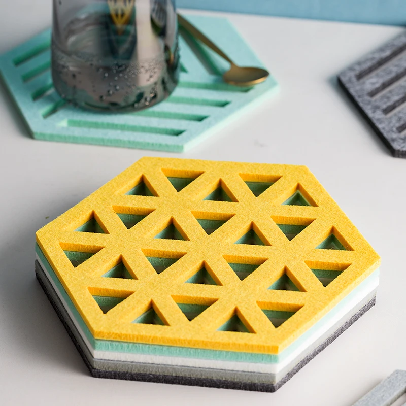 

Creative Hexagon Felt Coaster Soft Hollow Heat Insulated Pad Coffee Milk Cup Mats Colorful Round Pad Simple Home Decoration 1pc