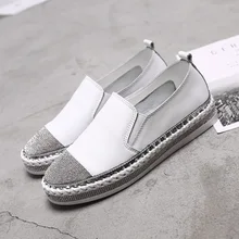 Yu kube из натуральной кожи Лоферы Повседневное с украшением в виде кристаллов Стразы женские Туфли без каблуков спортивная женская обувь для вождения Женская обувь