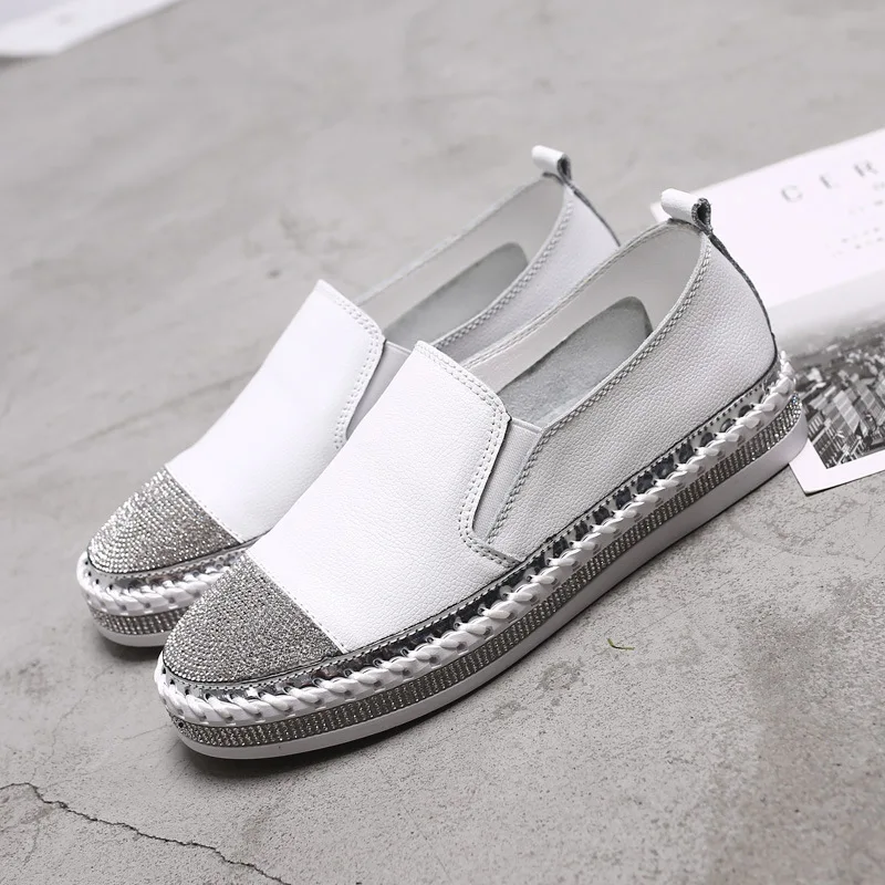 

Yu Kube Genuine Leather Loafers Shoes 2019 Casual Crystal Rhinestone Woman Flats sneakers Ladies Driving shoes zapatos de mujer