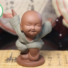 Чайная фигурка для набора Кунг Фу Ча Молодой монах в позе птицы(одежда зелёного цвета